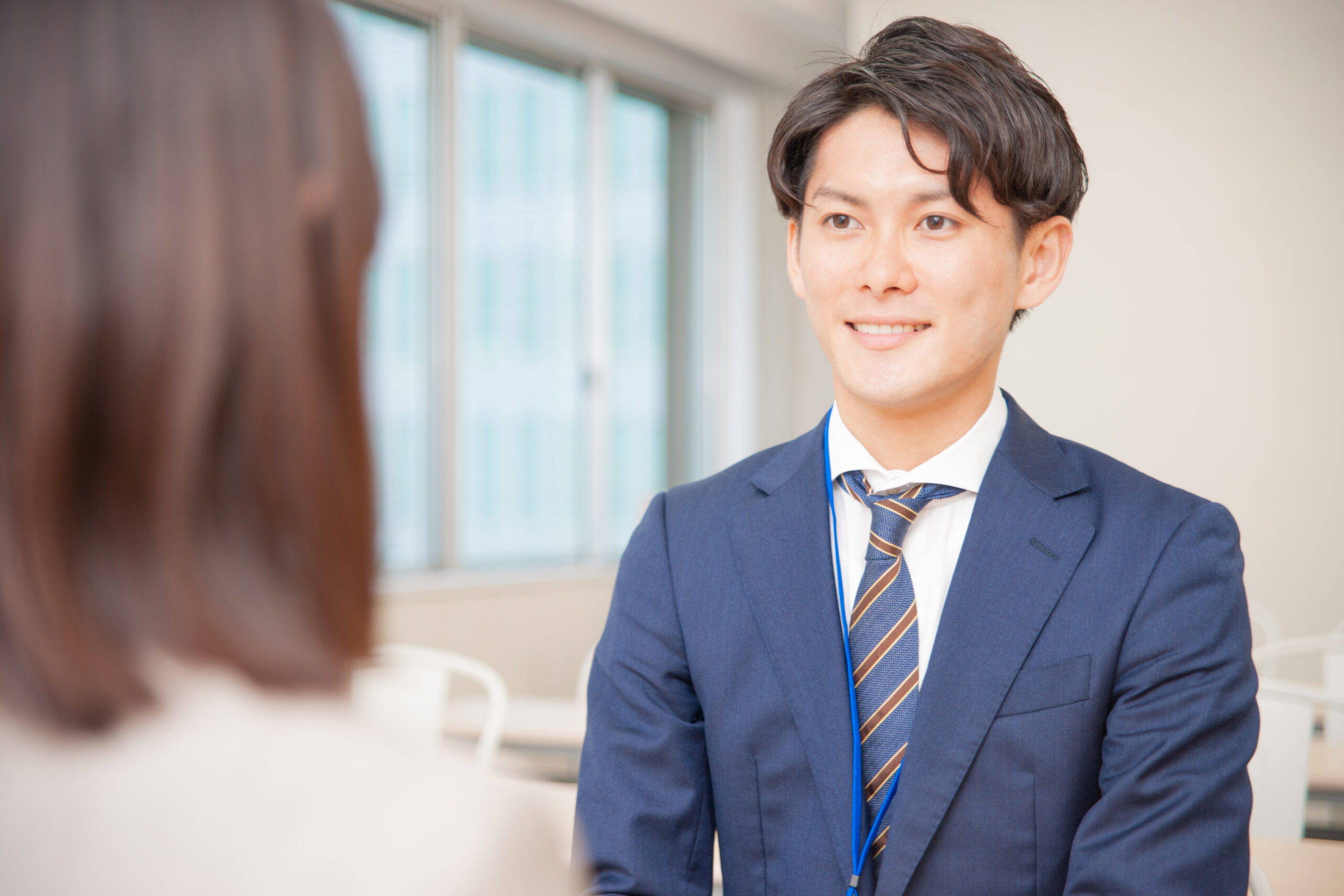 お見合い中の男性
