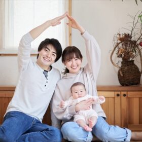 赤ちゃんと夫婦