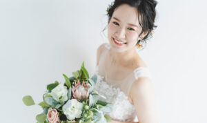 花嫁姿の女性